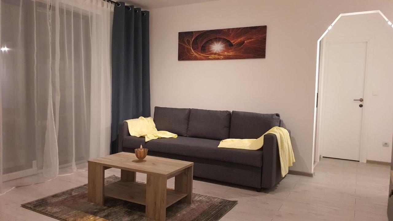 Apartamento Fim Apartament Hunedoara Exterior foto