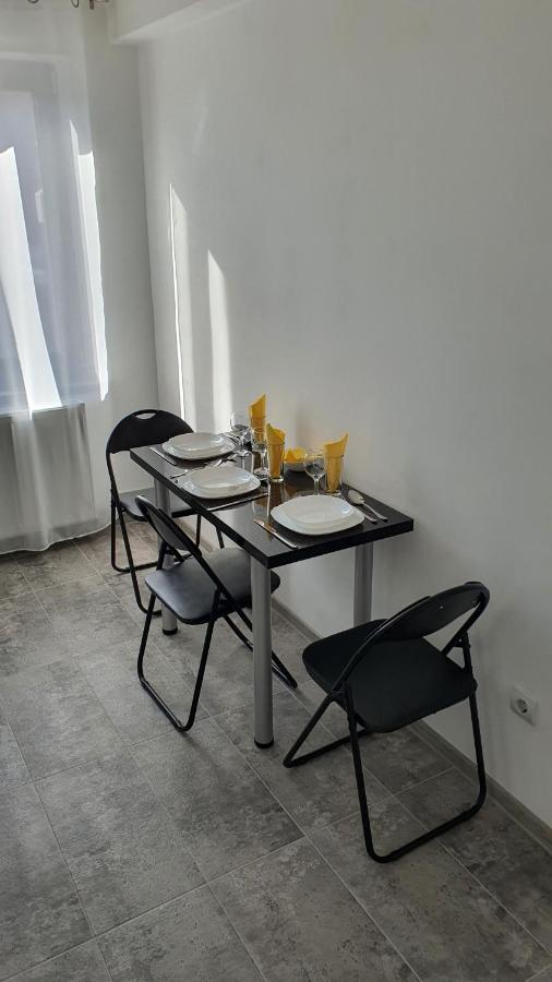Apartamento Fim Apartament Hunedoara Exterior foto